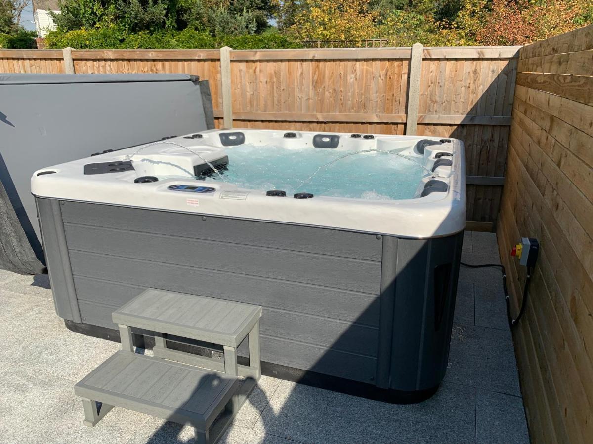 Luxurious Oasis Relax 32C Pool, Jacuzzi Games Bar Villa Deal Exterior foto
