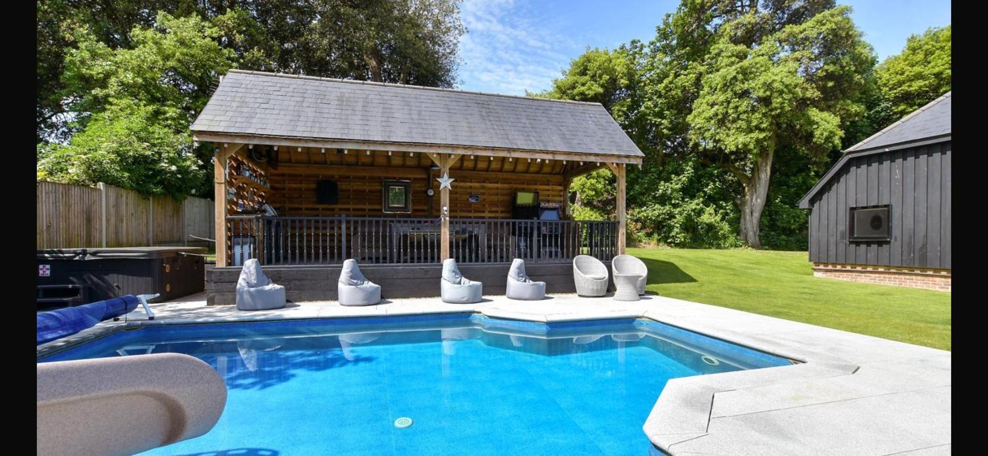 Luxurious Oasis Relax 32C Pool, Jacuzzi Games Bar Villa Deal Exterior foto